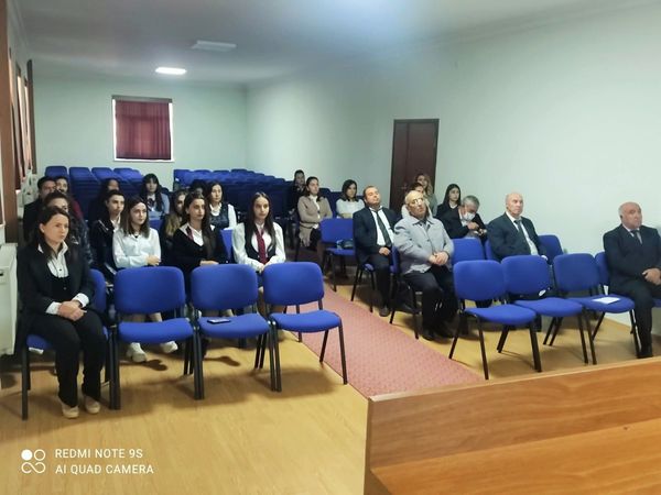 Fizika ixtisası tələbələrinin iştirakı ilə elmi-praktik seminar olub