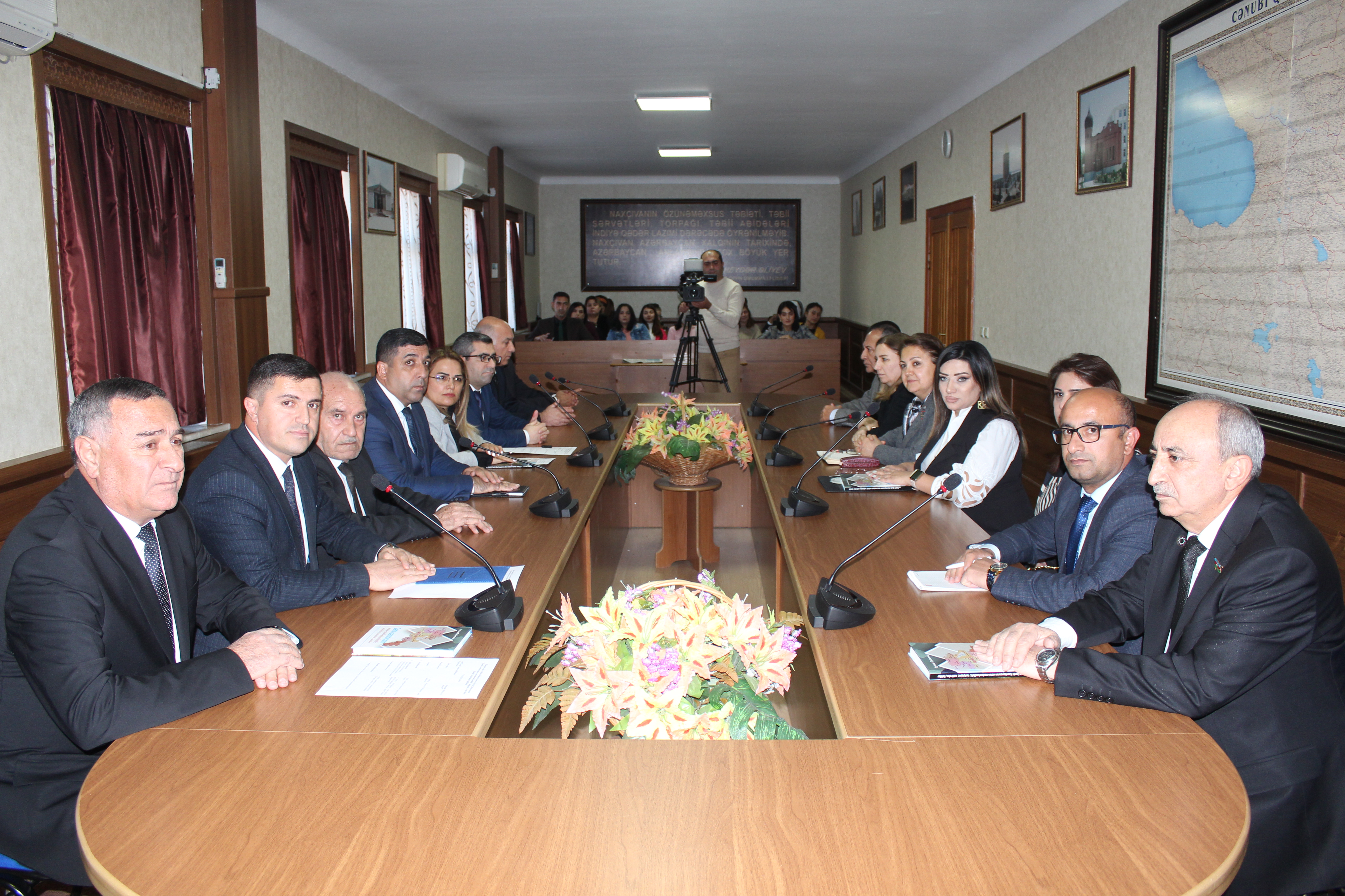 Qərbi Azərbaycan folklorundan bəhs edən kitabın təqdimatı olub